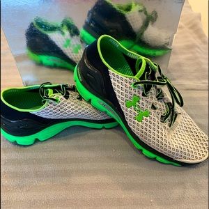 Under Armour Speedform Mens Running shoes Size 11